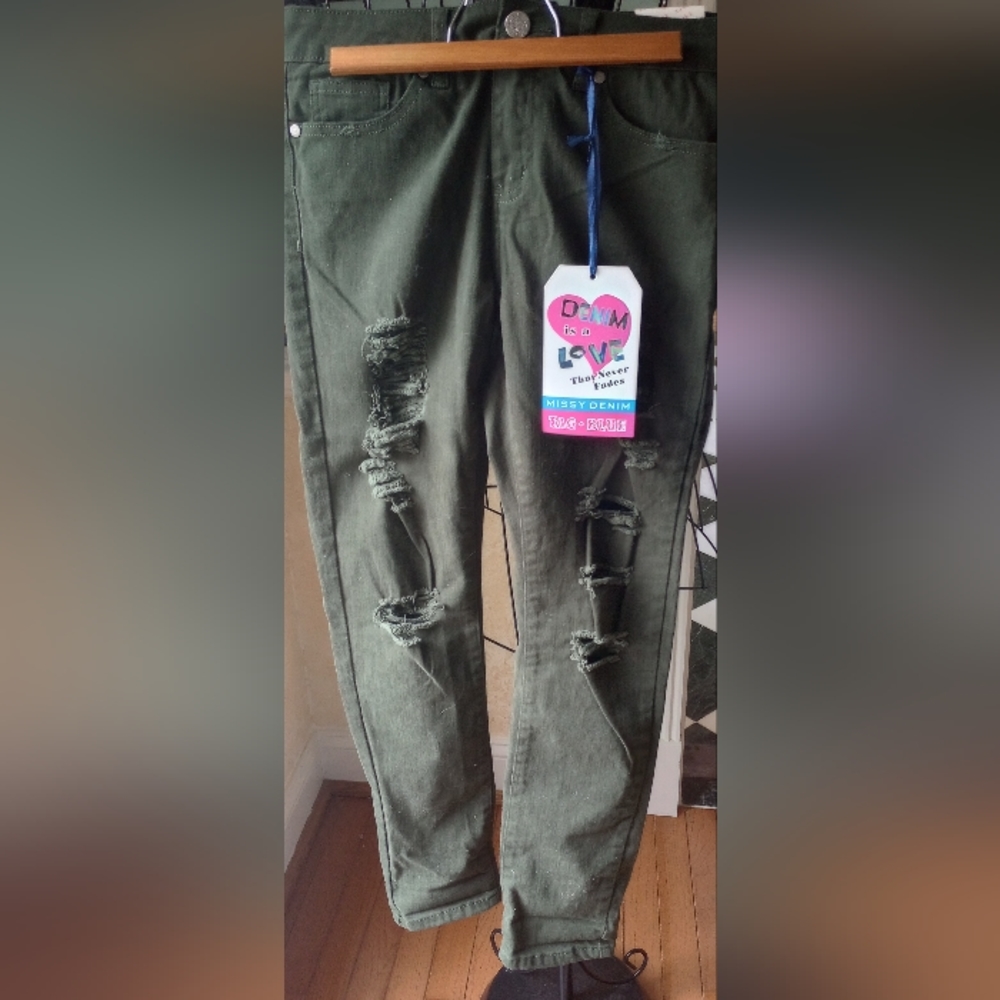 Tag Blue Army Green Jean